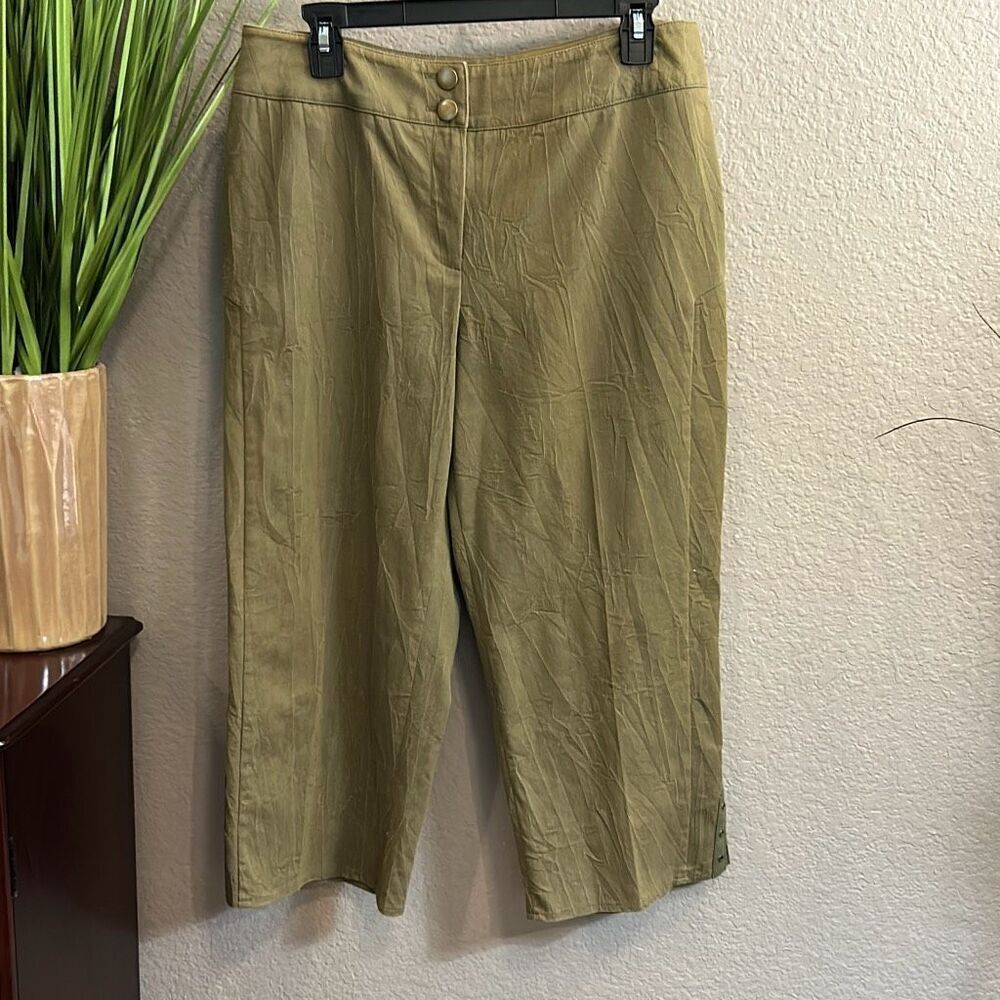 B6/5 Lena Gabrielle, olive green, crinkle, crop pants size 10
